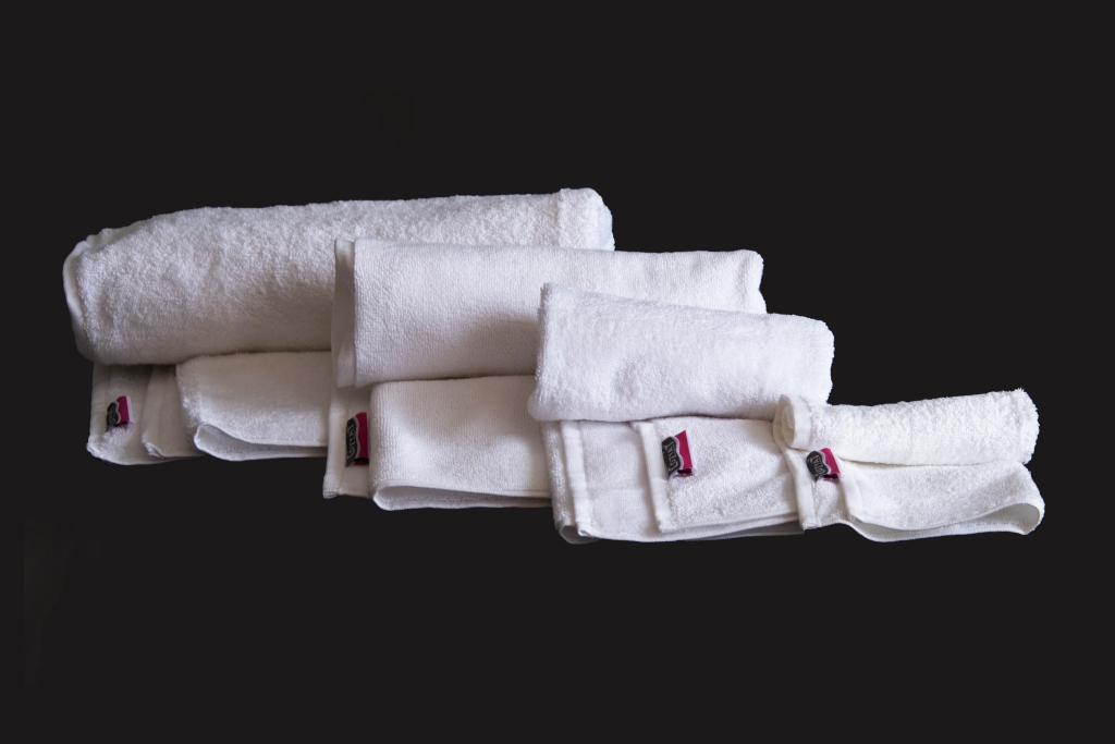 Cozyat Premium White Towels (Set of 6)